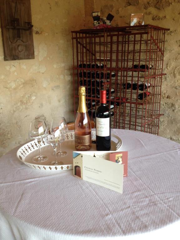 מלון Saint-Sulpice-et-Cameyrac Chateau Nardou חדר תמונה